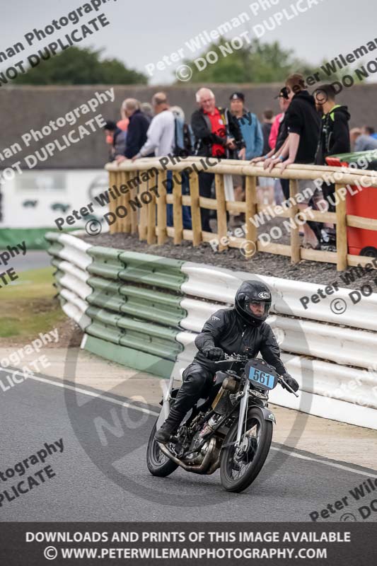 Vintage motorcycle club;eventdigitalimages;mallory park;mallory park trackday photographs;no limits trackdays;peter wileman photography;trackday digital images;trackday photos;vmcc festival 1000 bikes photographs